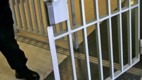 Задържаха четирима за въоръжен грабеж в София