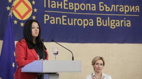 Павлова с надежда: Шефството на ЕС може да ни обедини!