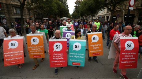 Каталуния разделена  – "За" и "Против" независимостта 