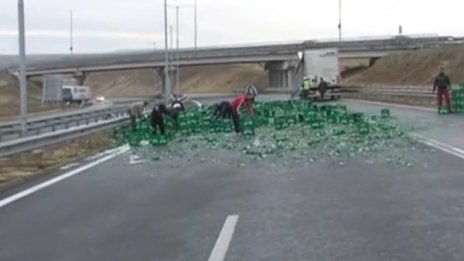 Забранено за коли: Тонове бира заляха "Струма"