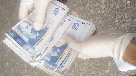 Пенсионери от Пловдив хвърлиха 27 бона през терасите си