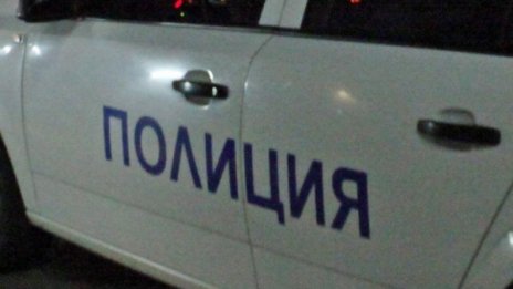 Откриха дрогиран в безпомощно състояние пред блок в Лом