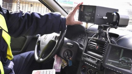 Две дами рекордьори по нарушения – дължат по 100 бона на КАТ