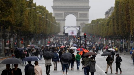 За радост на пешеходците забраниха колите в Париж