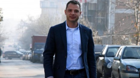 Развръзката "Кумгейт": Добрев сдава, но ГЕРБ го оставя?