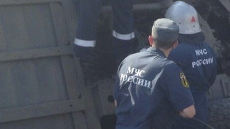 Трагедия в Русия: 19 души загинаха при удар на автобус и влак 