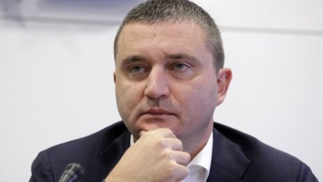 Колко постна ще е "пицата" за 2018-а? Горанов обеща повече пари