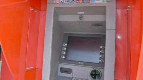 Крадци подготвят обири на банкомати с електроника