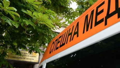 Мъж загина, затиснат под покрив на гараж
