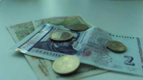 Баба от Сандански даде 2500 лв., ловила ало измамници