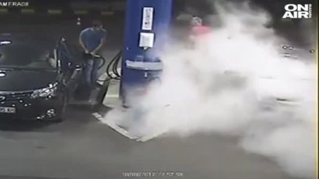 С пожарогасител срещу цигарата: Случайната слава на Христо
