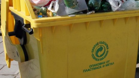 Заключват кофите за боклук във Велико Търново
