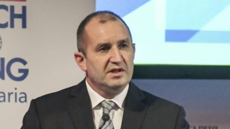 Битката е в НС. Президентът потушава конфликти, не ги създава