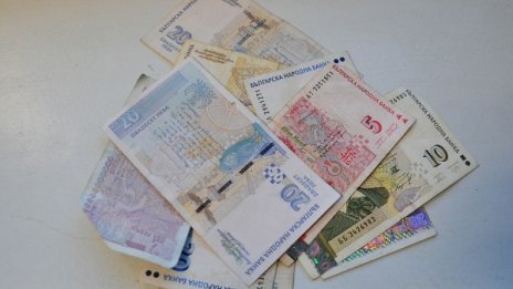 Заплатата на зам.-министър - процент от тази на шефа му