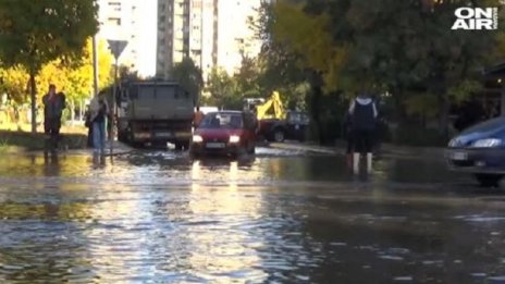 След авария в Пловдив: Улици се превърнаха в реки