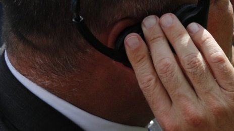 Говорите ли иврит, хинди, арабски? Трябвате на депутатите!