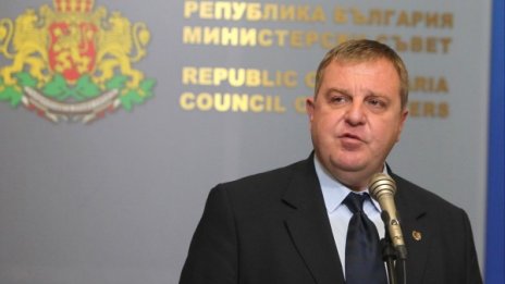 Срещу радикалния ислям - забрана за всякакви чужди свещеници