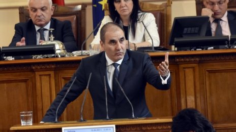 Цветанов скочи срещу Нинова: Отклонявате вниманието 