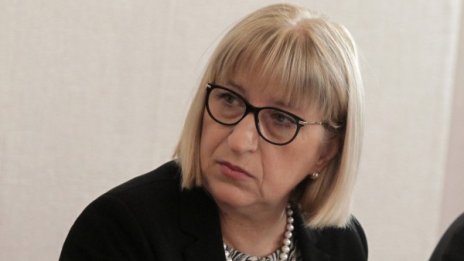 Цачева поиска повече пари за заплати на надзирателите