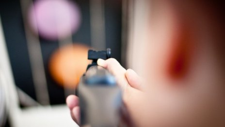11-годишно дете е простреляло по-големия си брат в Сливен
