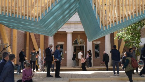 8-годишната Матилда Финци е сред кандидатите за Биеналето във Венеция