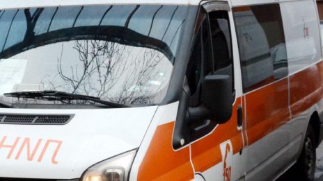 Двама загинаха, а мъж е в тежко състояние заради задушаване 