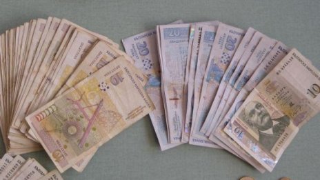 По следите на ало измама: Банкови служители спасиха парите на 81-годишна
