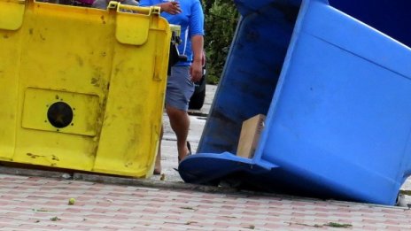 Столичната община съветва: Прибирайте саксии, прането...
