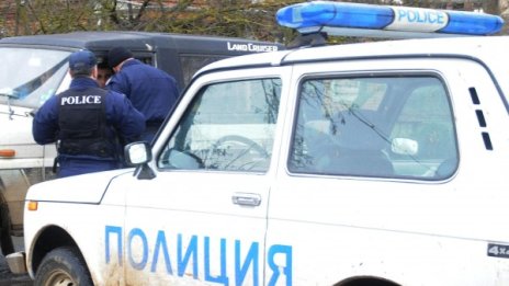 Арест за сирийски семейства, спипани в товарен влак