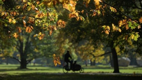 Слънцето остава, градусите тръгват леко нагоре