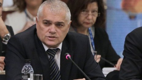 С колко да се повишат заплатите в МВР? От 1 до 15%, но по равно!