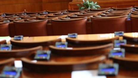 Вот на недоверие! Опозицията напомня за себе си, или?