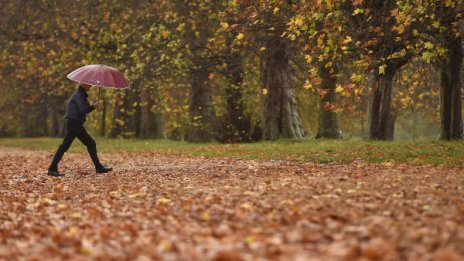 Времето днес: Още облаци, студ, че и дъжд