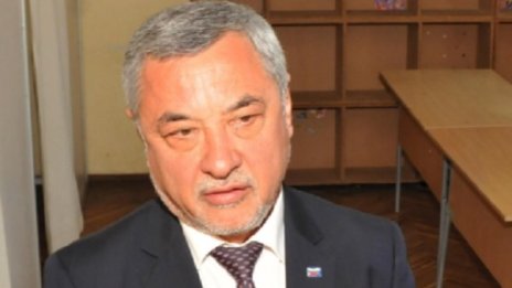 Валери Симеонов: Да не купуваме скъпи самолети!