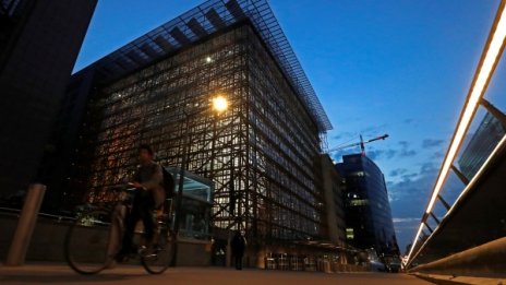 Лошо строителство зад обгазяването на “Европа”