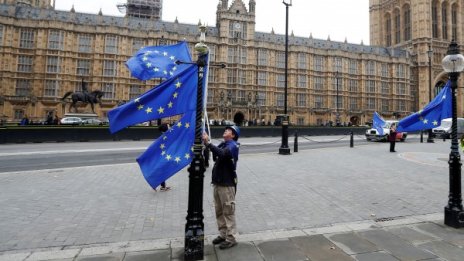 Обратно броене: Лондон фиксира ден и час за развода с ЕС