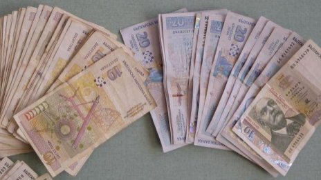 Плевенчанка зарадва "ало" апаши с близо 4 хил. лв.