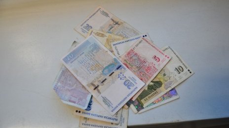 Полицията върна 22 000 лв. на три жени, жертви на ало измами