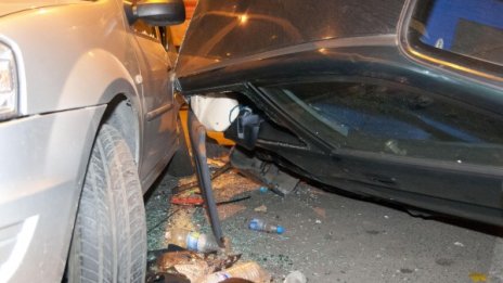 Две коли се удариха край Габрово, пострадаха майка и дете