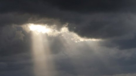 Слаб дъжд, температурите днес до 14 градуса