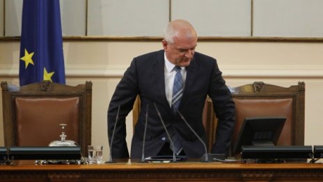 Главчев размисли, намали наказанието на Кутев