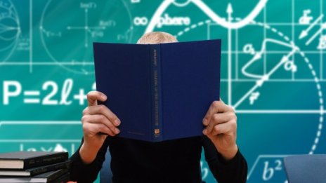 Наши десетокласници се учат на практични финанси