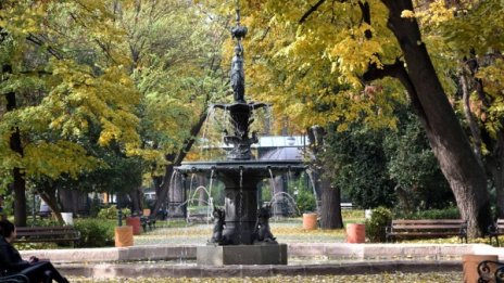 Съботата &ndash; облачна и дъждовна