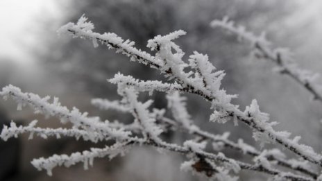 Студът се усилва, валежите на места ще са от сняг