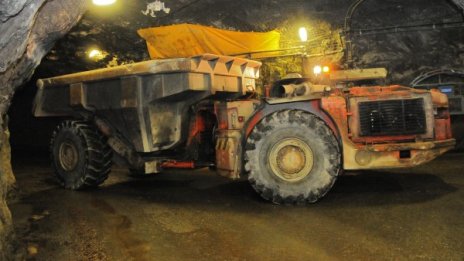Двама миньори са пострадали в рудник в Мадан
