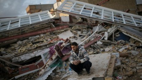 483 души е броят на жертвите при земетресението в Иран