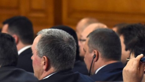 След 18 часа работа: Депутатите продължават с бюджета днес