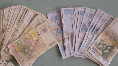 10 хил. лв. подари на измамници баба от Кубрат