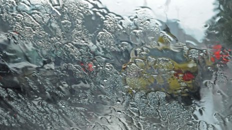 Потоп! Близо 300 л/кв. м дъжд е валял в Кирково 