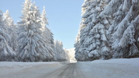 Валежите спират, но иде студ. Затопляне &ndash; към четвъртък